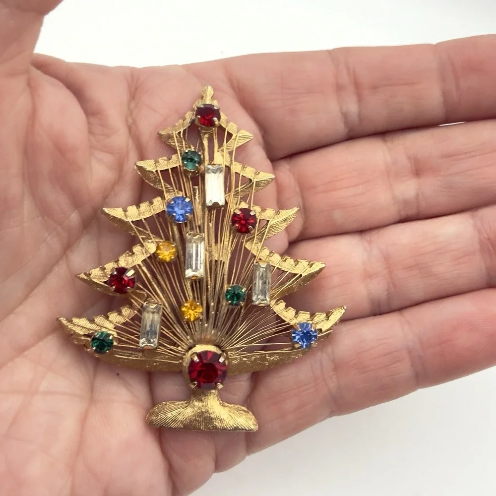 Vintage Gold Tone Multi Color Rhinestone Christmas Tree Brooch Pin Mid Century